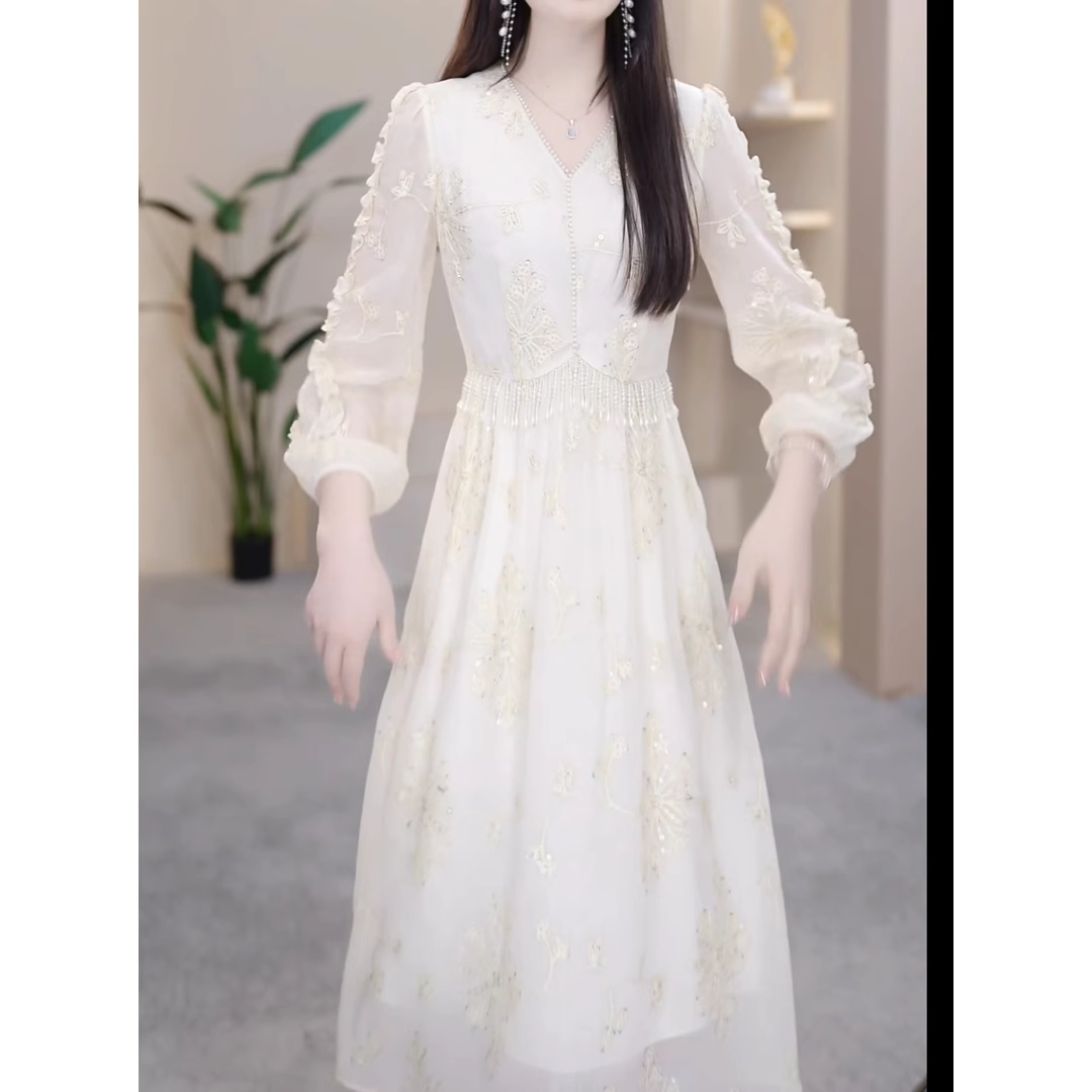 气质高端时尚刺绣亮片V领洋装女2025春季新款洋派减龄中长裙子