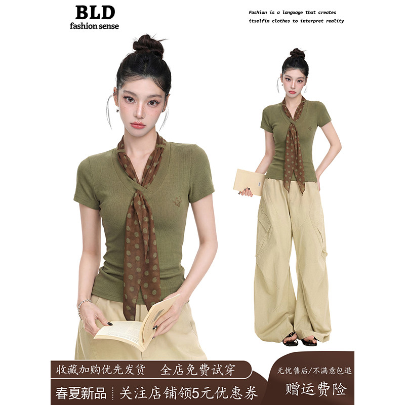 绿色波点V领假两件短袖T恤女夏季修身短款收腰正肩设计感半袖上衣