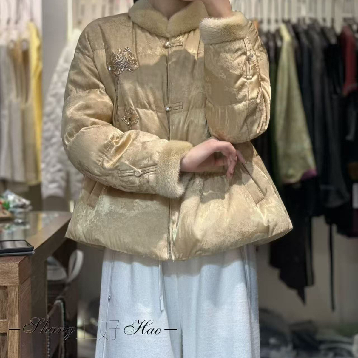 童心家新中式重工订珠片真水貂毛拼接国风保暖羽绒服外套P8927