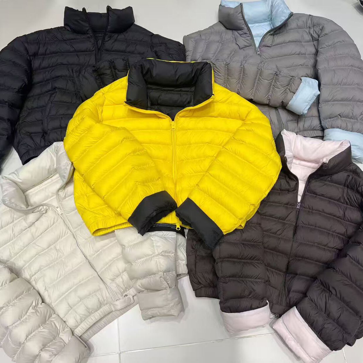 童心设计冬上新法式复古拼色立领短款保暖羽绒服外套8818A28