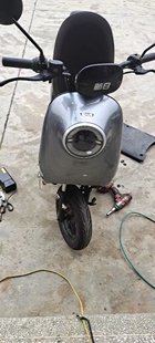 新日电动车外壳配件全套塑件雅迪立马电瓶车坐垫前围面板泥板坐桶