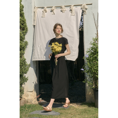 SimpleRetro可可丽露 复古赫本风黑色套装女捏褶T恤半身裙两件套