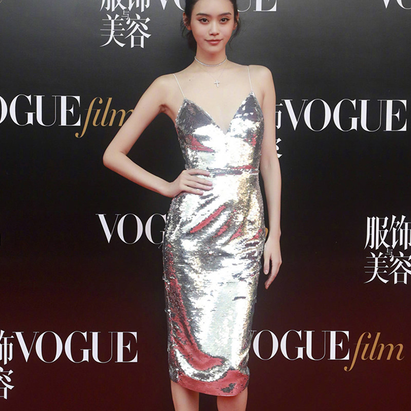 吊带银色晚礼服女2021新款宴会气质亮片小个子连衣裙平时可穿吊带