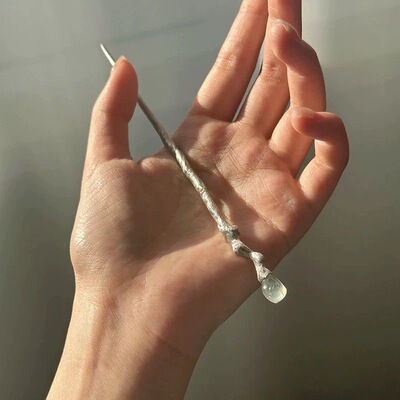 新中式清冷感冰透玉兰花苞簪子