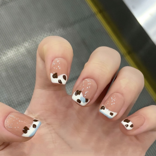 短款纯手工穿戴甲可爱手绘奶牛纹美甲贴片成品显白小短甲可拆卸