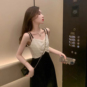 小香风吊带连衣裙女2026夏季新款法式气质感修身性感开叉裙子