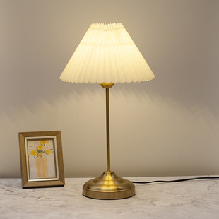 北欧现代简约轻奢台灯酒店民宿卧室办公书桌床头阅读设计师装饰灯