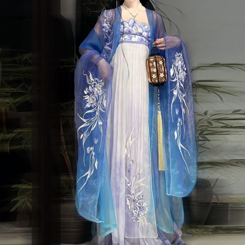 闺蜜汉服女2025夏季新款重工刺绣