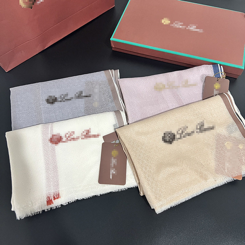 LP2025秋冬新款金丝彩边轻薄羊毛丝巾LP舒适披肩围巾女纯绒气质