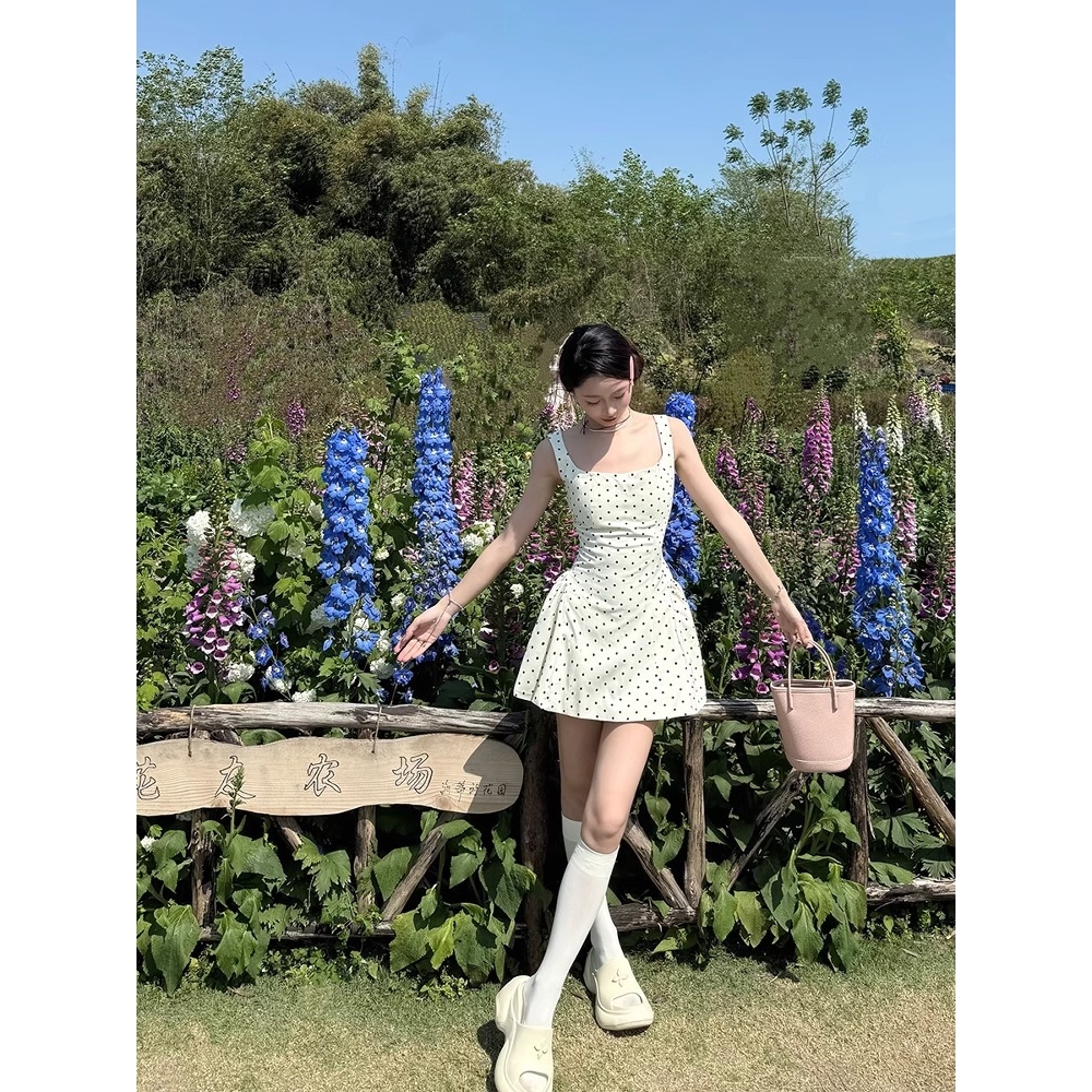 纯欲风辣妹波点吊带连衣裙女夏季2025新款裙子收腰小个子背心短裙