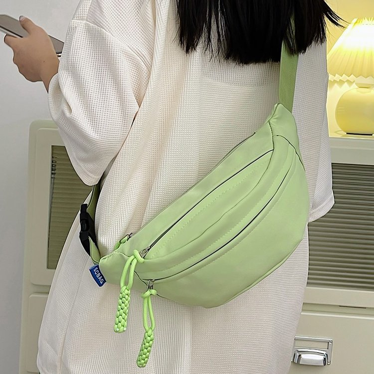日系胸包女夏新款休闲简约斜挎包运动情侣小包百搭港风腰包男