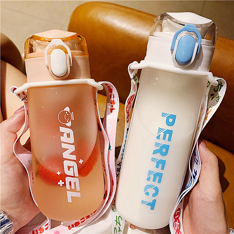 韩版清新运动带茶隔磨砂弹盖塑料杯男女学生水杯情侣便携随手杯子