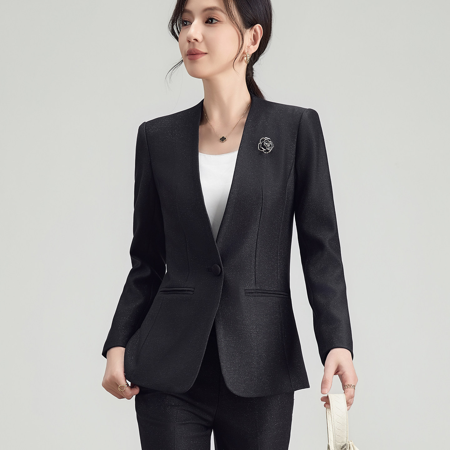 黑色V领亮丝修身女西装套装