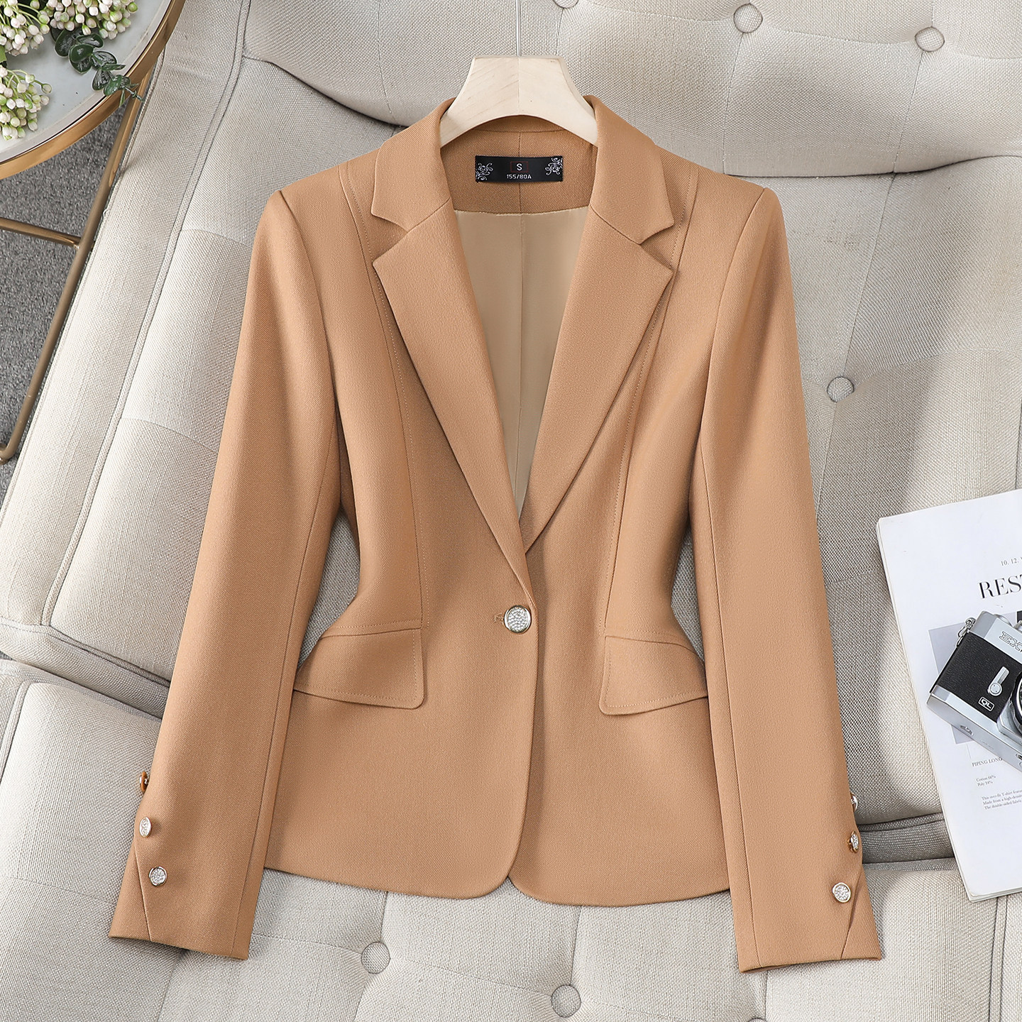 干练气质短款小西装外套女秋季新款休闲百搭通勤卡其色西服上衣