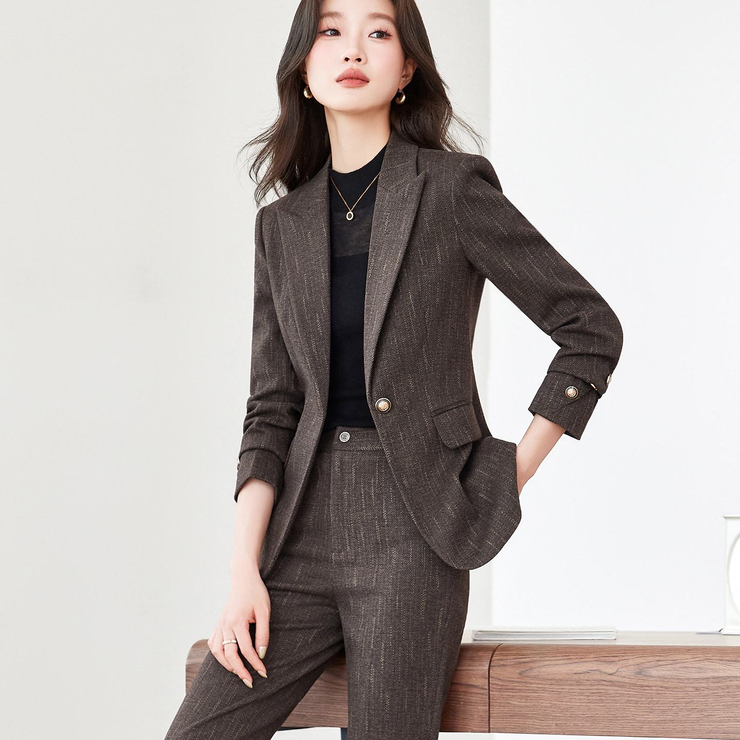 秋冬厚款毛呢人字纹女西装套装