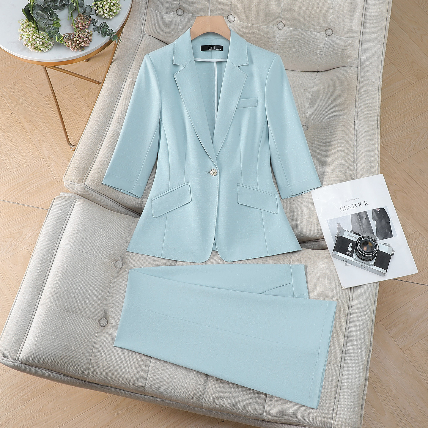 浅蓝色七分袖西装套装女春夏薄款高级感休闲通勤气质收腰职业西服