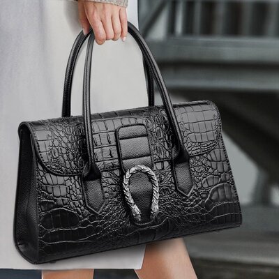 轻奢真皮鳄鱼纹中时尚女包斜挎