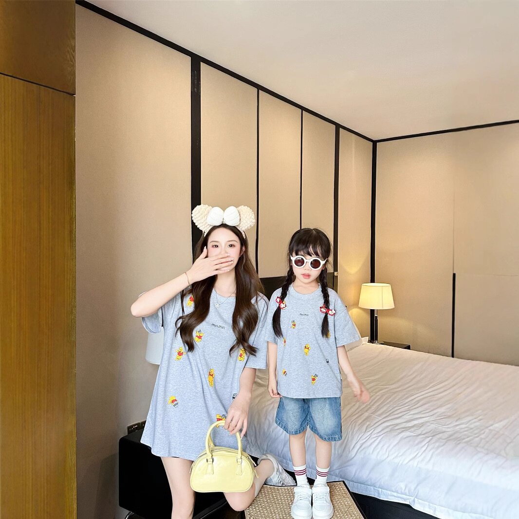 2026新款高端亲子装一家三口四口宽松卡通短袖T恤韩版婴儿爬服上