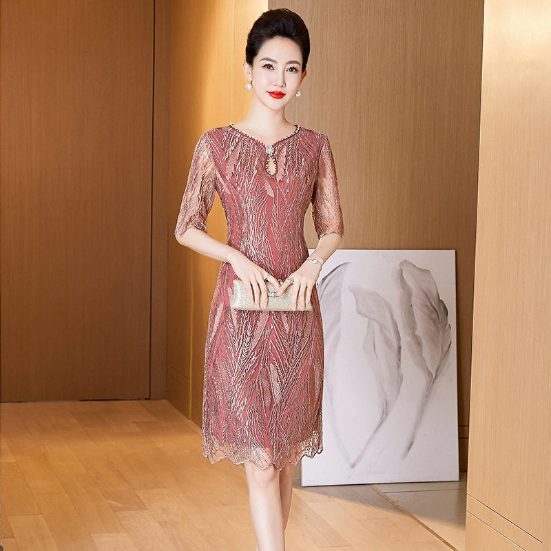 2025新款丈母娘套装连衣裙优雅妈妈礼服春洋气年轻喜婆婆婚宴