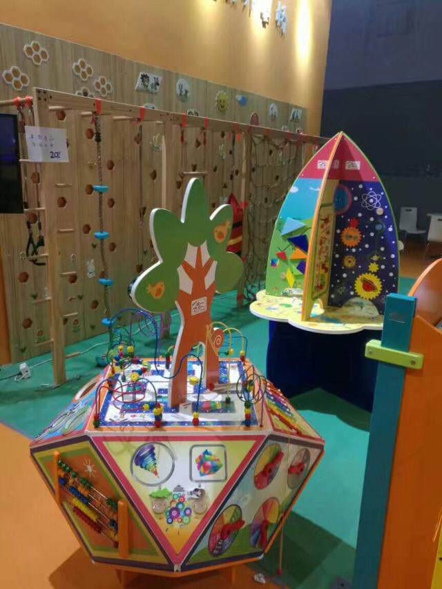 摇摇马系列墙面体能训练器材大型游乐玩具登爬荡全套设备体能玩具
