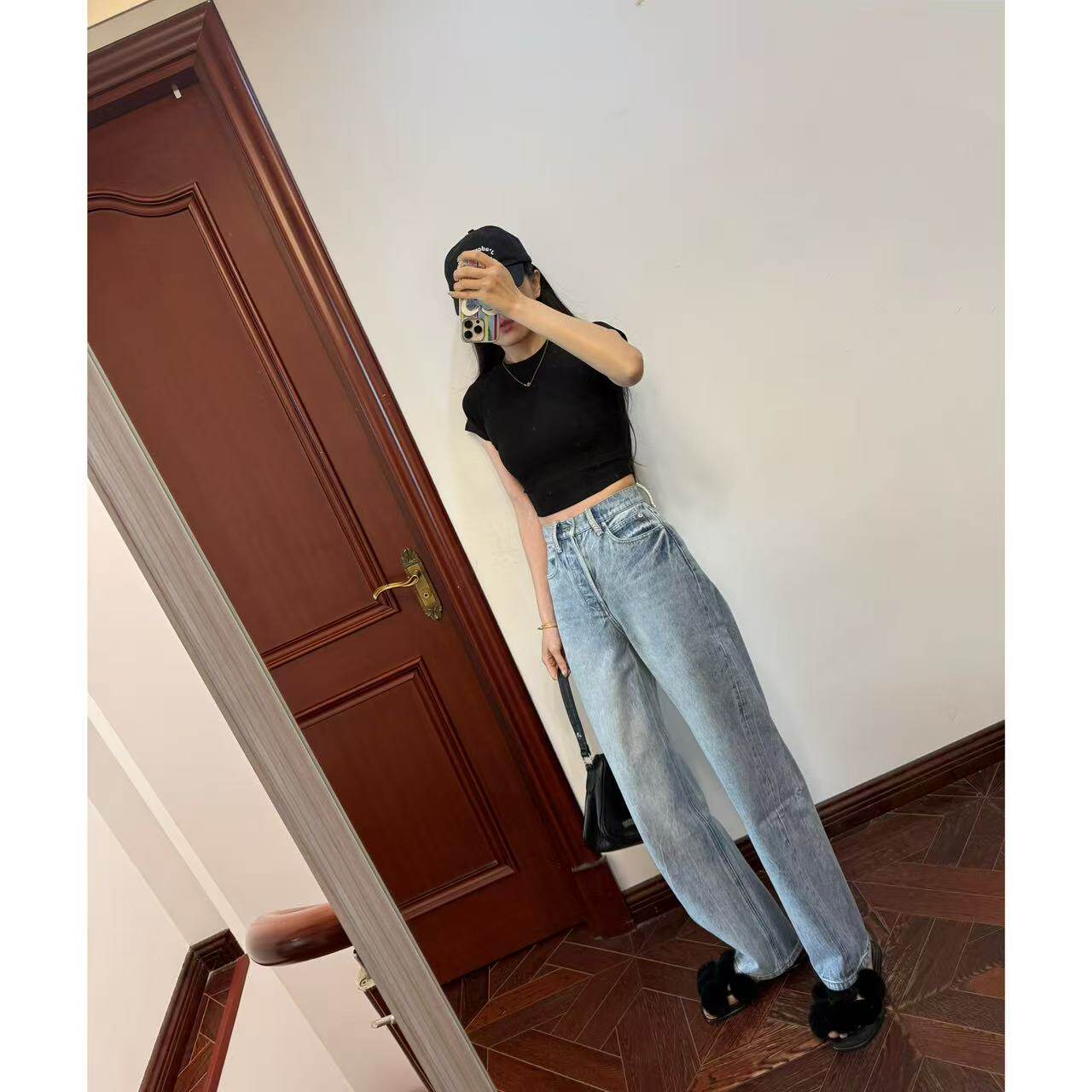 MCHIC | 王的女人~重磅水钻腰头牛仔裤+卡戴珊短款短袖T恤 赵露思