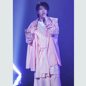 歌手当打之年华晨宇同款 粉红色衣服好想爱这个世界啊应援花花外套