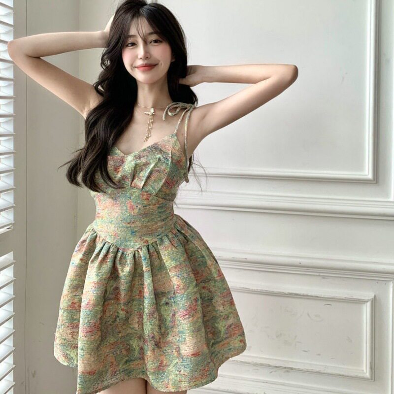 矮个子新款短裙收腰度假风短裙子复古温柔风甜美碎花吊带连衣裙