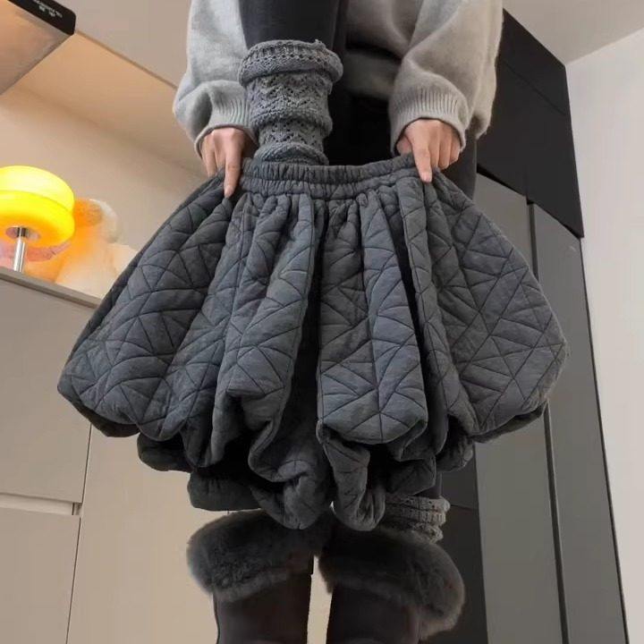 深灰色菱格纹夹棉花苞短裤女2025秋冬季新款保暖舒适松紧腰阔腿裤,女装/女士精品,大码裤装,淘宝优惠券,粉丝福利购,淘宝优惠卷