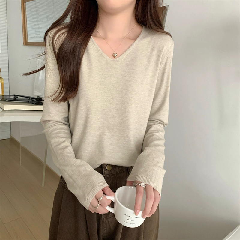 燕麦色V领针织衫女冬季百