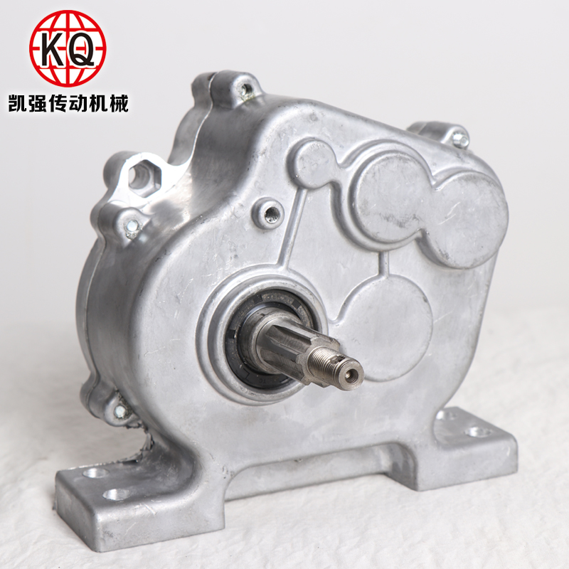 东北气死牛倒档机器齿轮箱