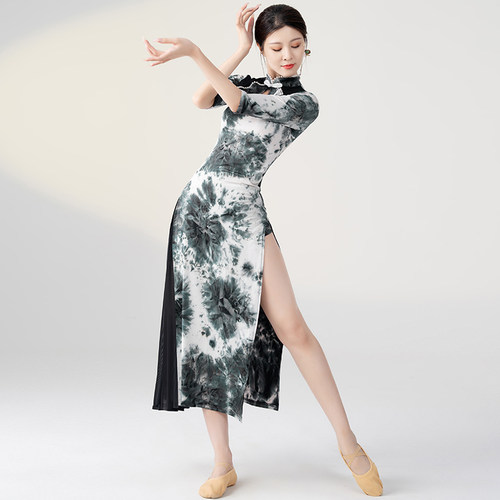 妹姿彩古典现代舞蹈旗袍