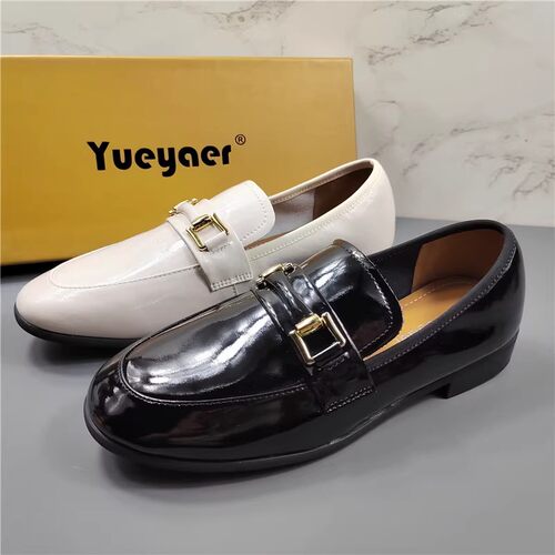 月芽儿牛漆皮平底一脚蹬乐福鞋女