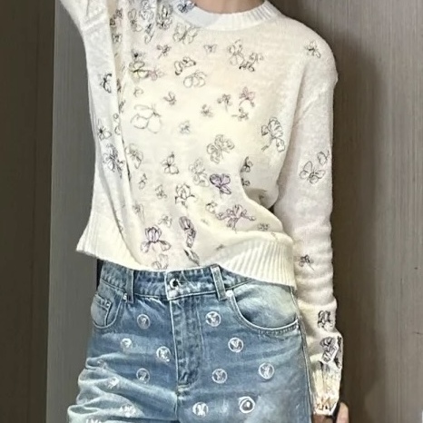 OMOM-深圳南油出口版 26Ss仙女风 羊绒混纺蝴蝶刺绣立体针织毛衣