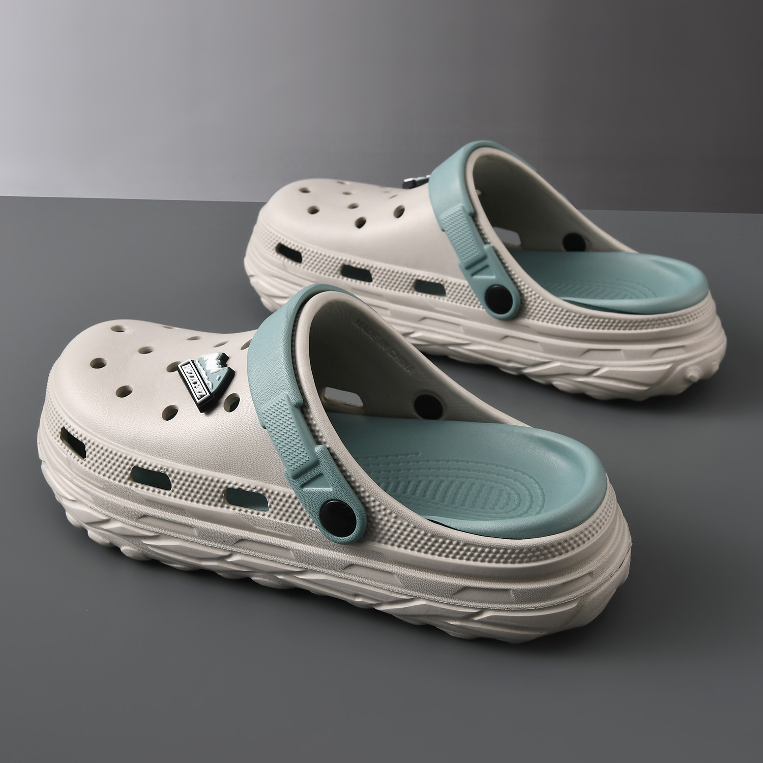 洞洞鞋男2026夏季新款外穿防滑厚底包头拖情侣款沙滩软底凉拖男生