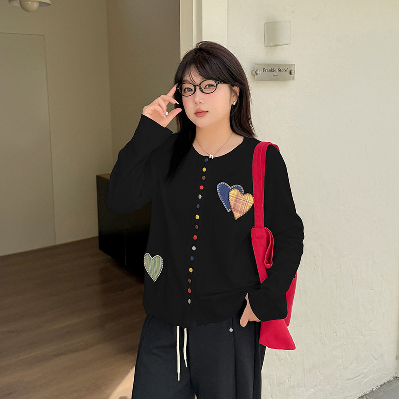 凌梦梦家2025秋冬大码女装胖妹妹新款休闲百搭爱心彩扣针织衫开衫