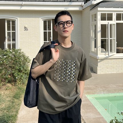 王几又 夏季新款绿色立体刺绣格子短袖T恤男款小众设计感休闲上衣