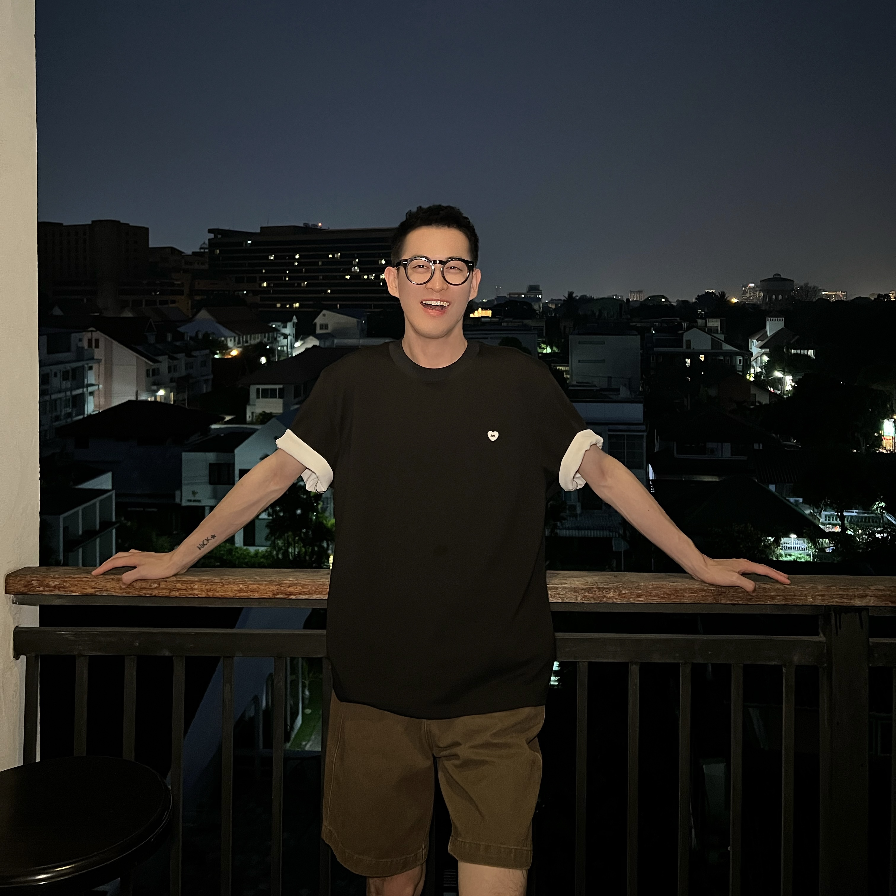 王几又短袖日系爱心小标T恤