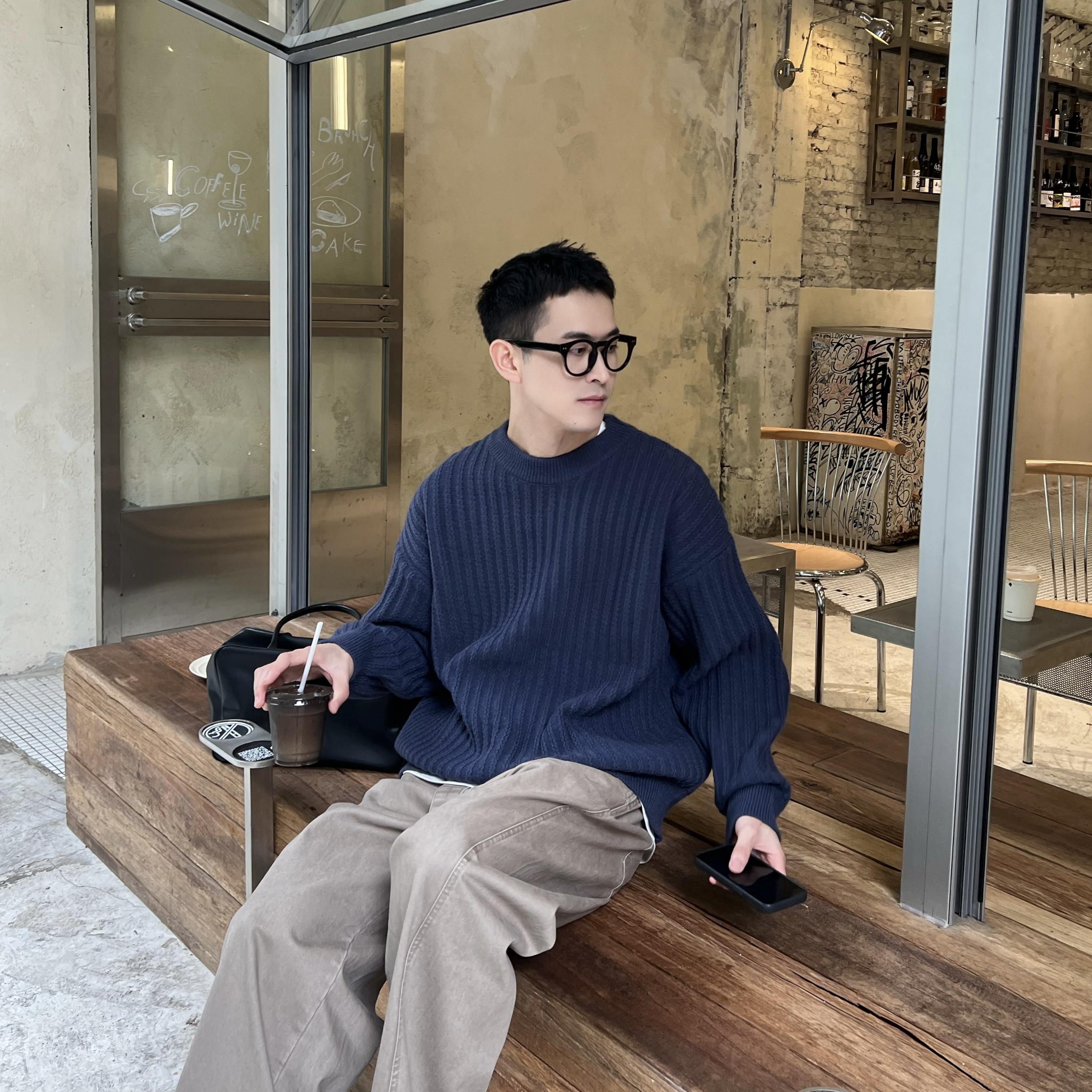 王几又 秋冬新款韩版蓝色肌理条纹毛衣男简约休闲宽松百搭上衣