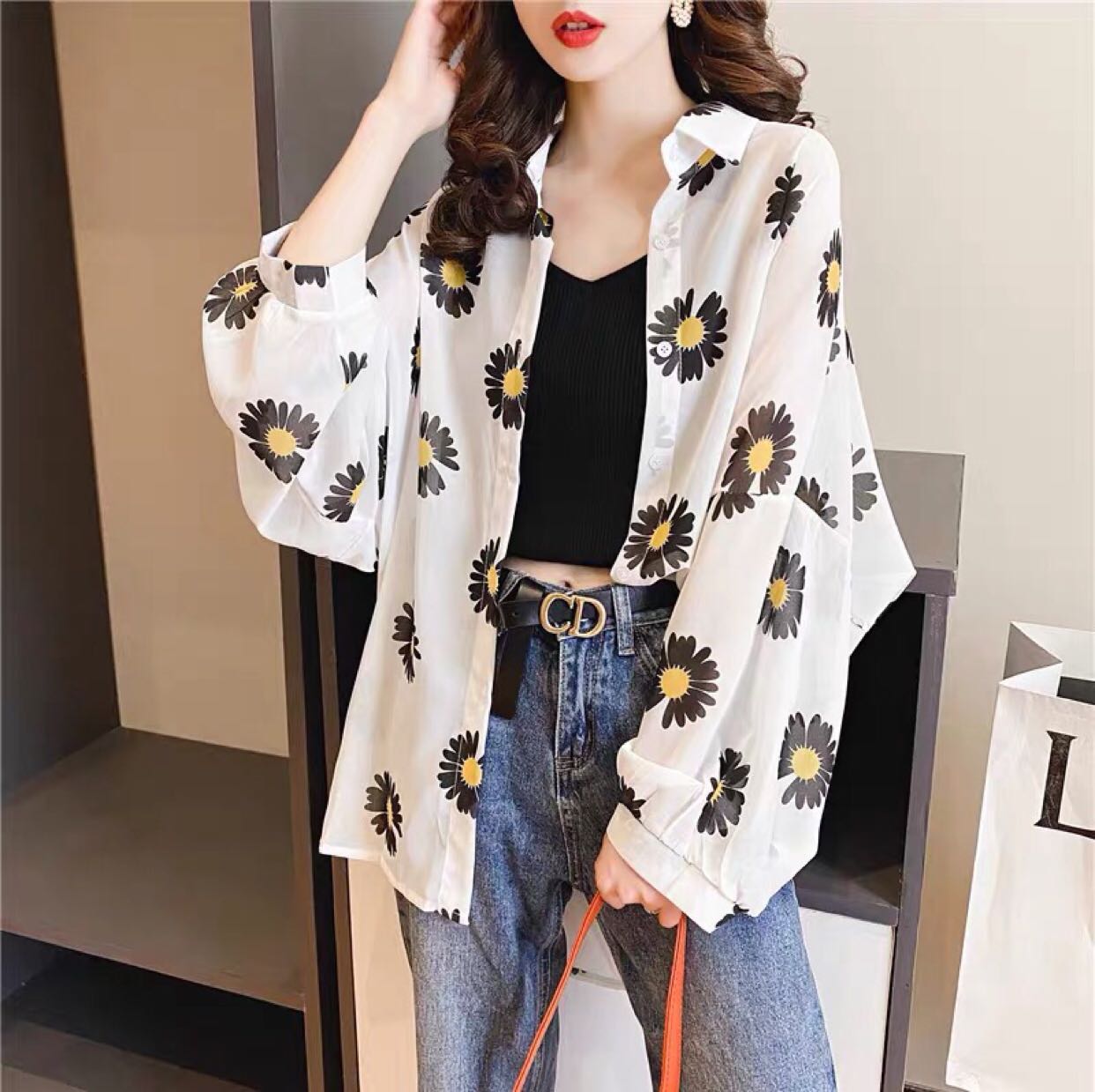 Printed shirt women's design sense niche sun proof French top in spring and summer 2020 retro Hong Kong Style loose Floral Shirt