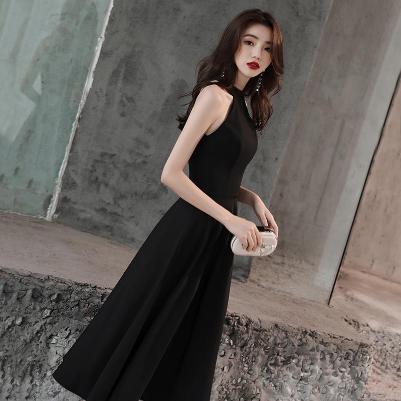 礼服裙女2026新款春季黑色中长款聚会挂脖连衣裙高贵优雅显瘦礼服