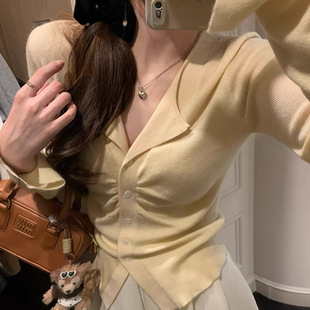 MUKOK 绵绵蒙太奇~纯欲V领针织开衫女修身显瘦纯色超弹百搭短上衣