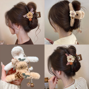 大号毛线花朵抓夹女2025新款 双面透色鲨鱼夹高级感发夹后脑勺发饰