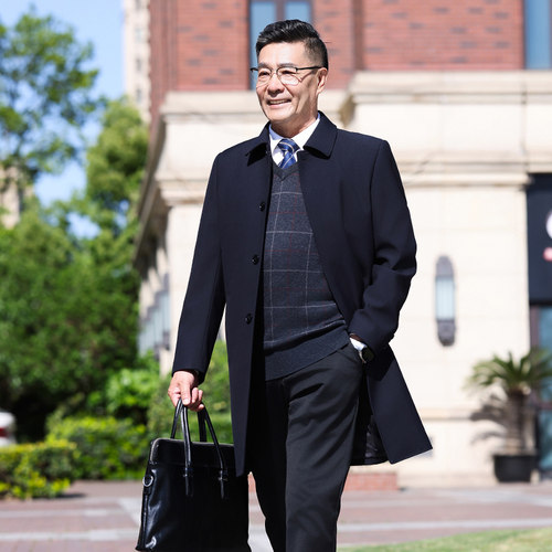 商政风衣，后开衩设计，高品质休闲外套
