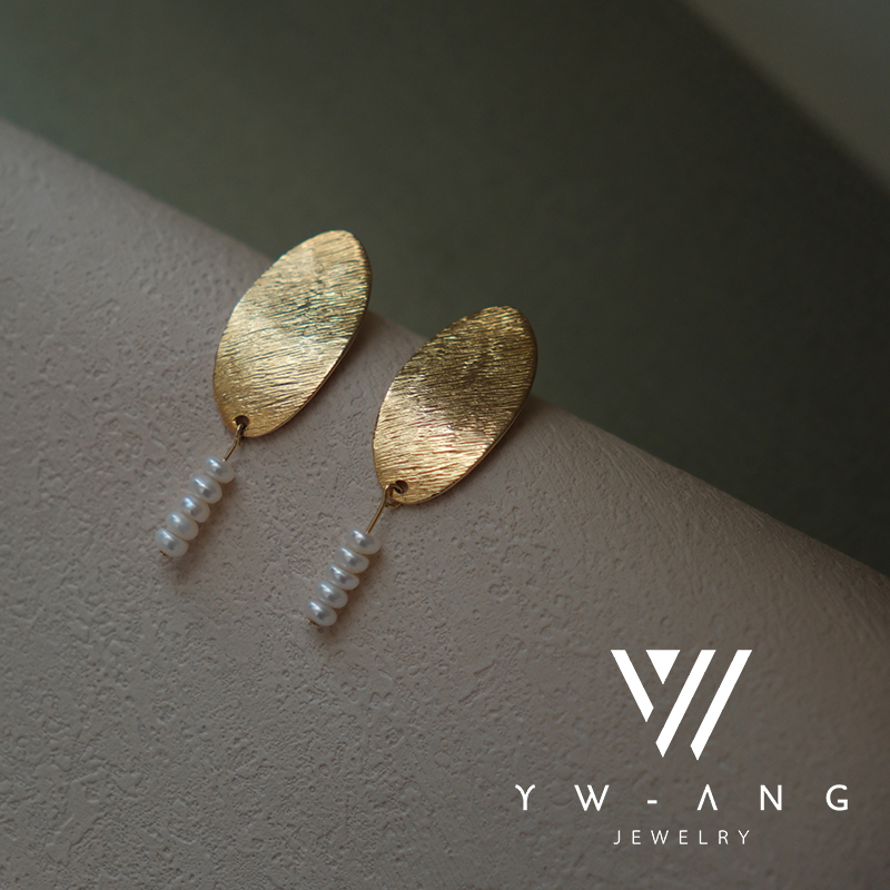 925银优雅个性天然淡水珍珠耳钉