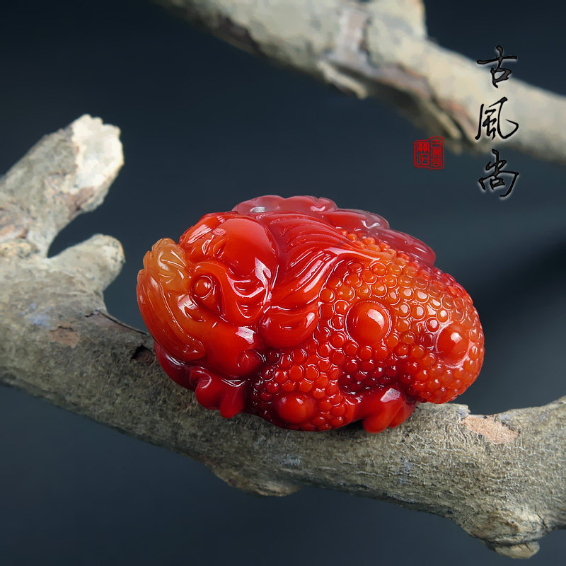 새로운 천연 남쪽 붉은 마노 펜던트 사천 LIANGSHAN WASI 소재 남쪽 붉은 조각 펜던트 세 다리 황금 두꺼비