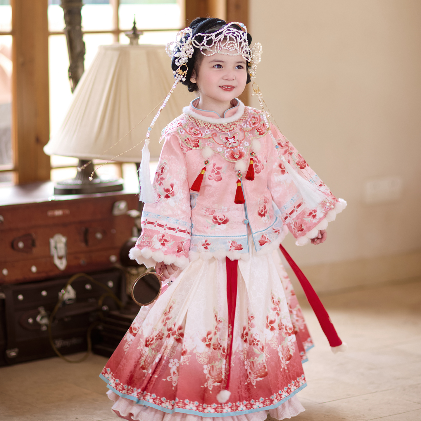 女孩原创重工刺绣汉服襦裙两件套