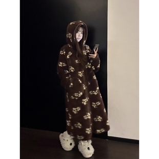 韩系复古高级感碎花印花珊瑚绒连帽睡袍女冬款保暖加厚宽松家居服