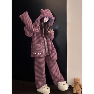 韩系条纹带围巾帽子珊瑚绒睡衣女冬季保暖加厚家居服可外穿三件套