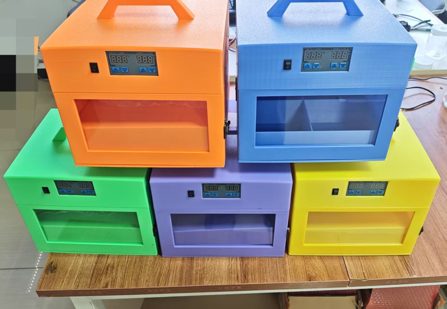 3D打印车载保温箱，带自动加湿，可以插充电宝