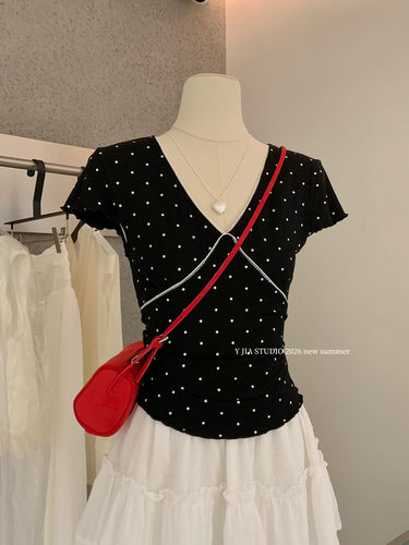 【Y.JIA 伊嘉】波点花园黑色波点V领短袖小衫  YS6-1193